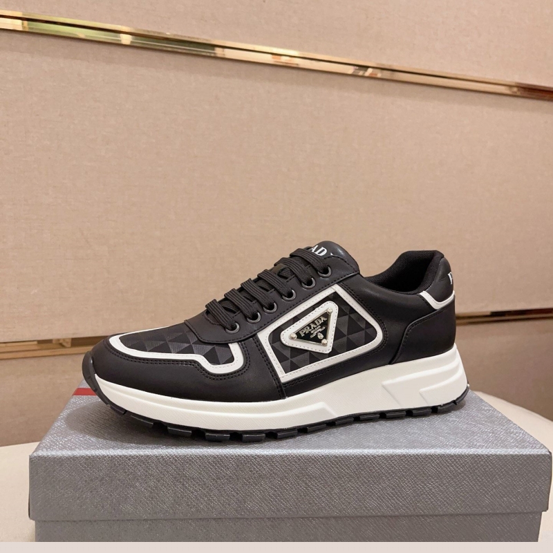 Pra*a casual shoes